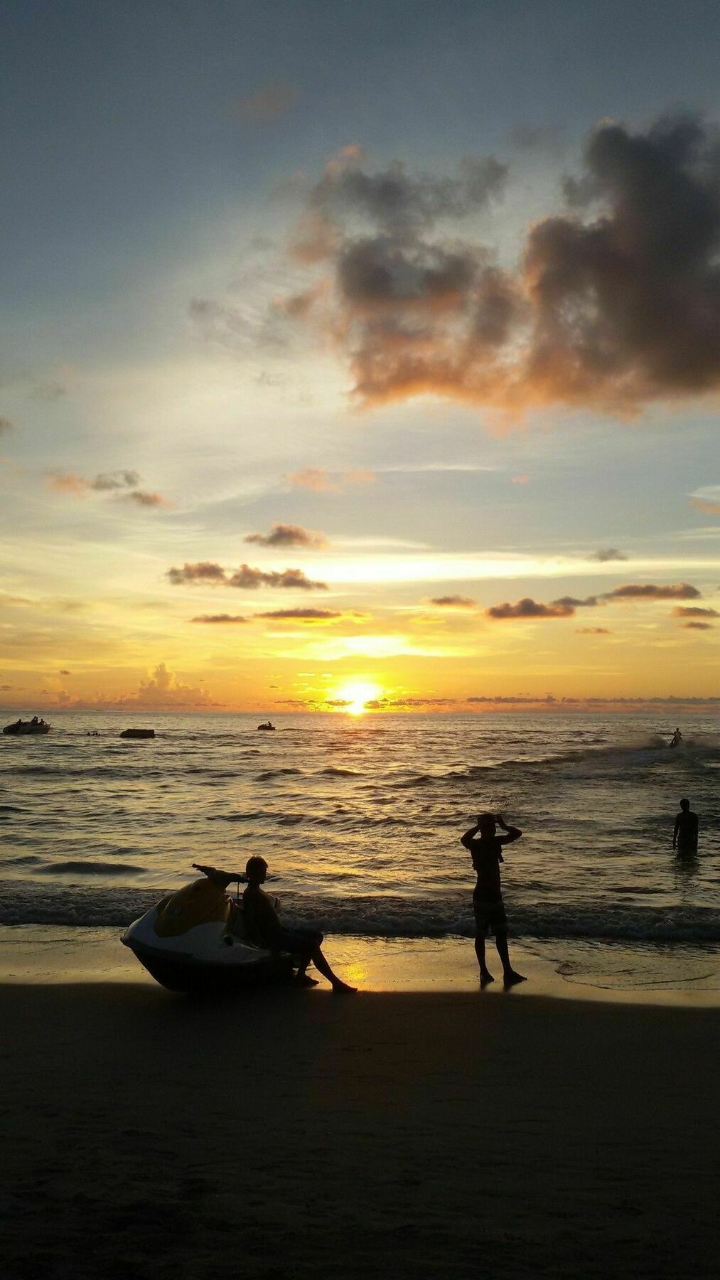 Luna Guesthouse And Travel Rawai Bagian luar foto