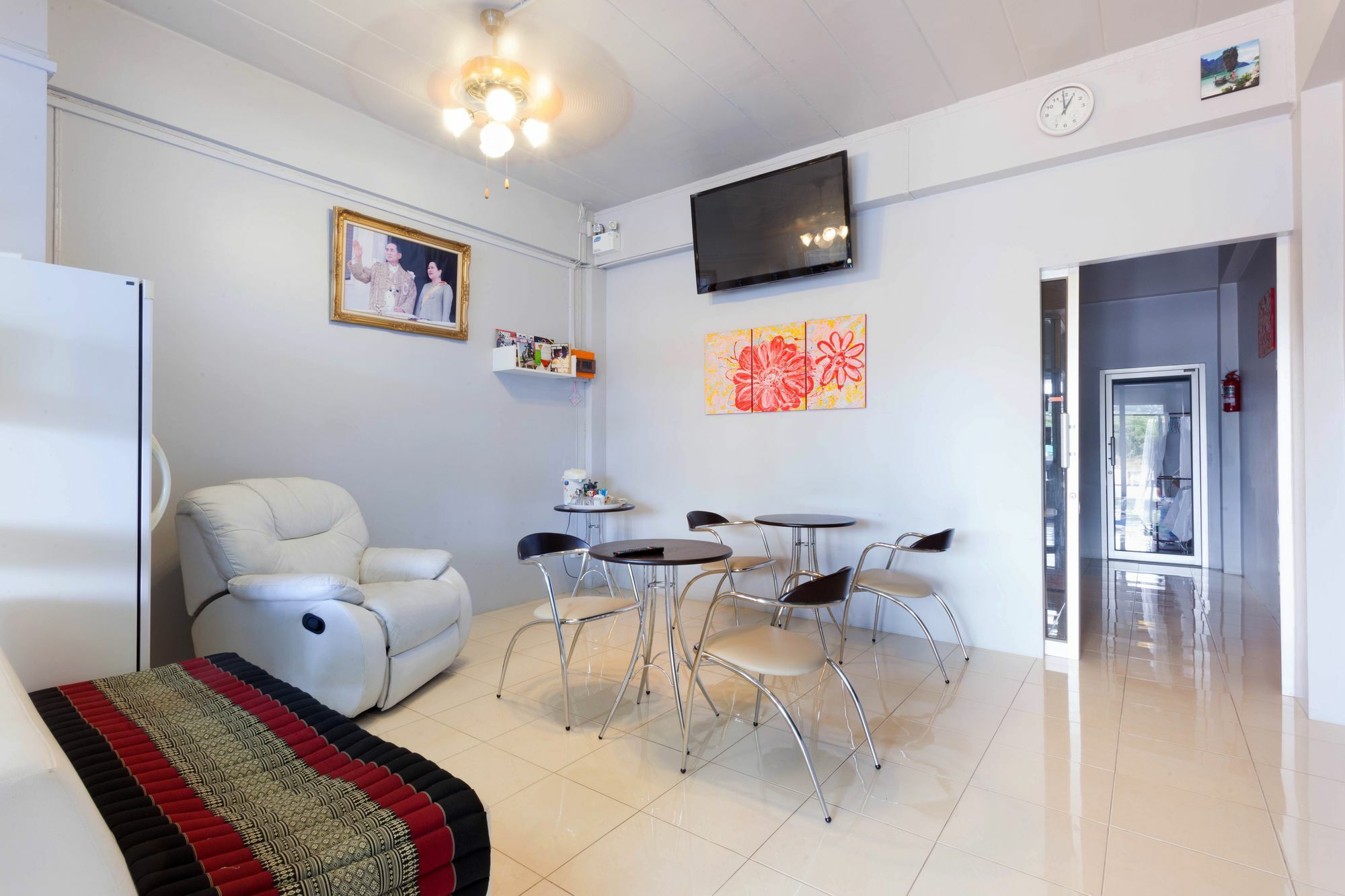 Luna Guesthouse And Travel Rawai Bagian luar foto