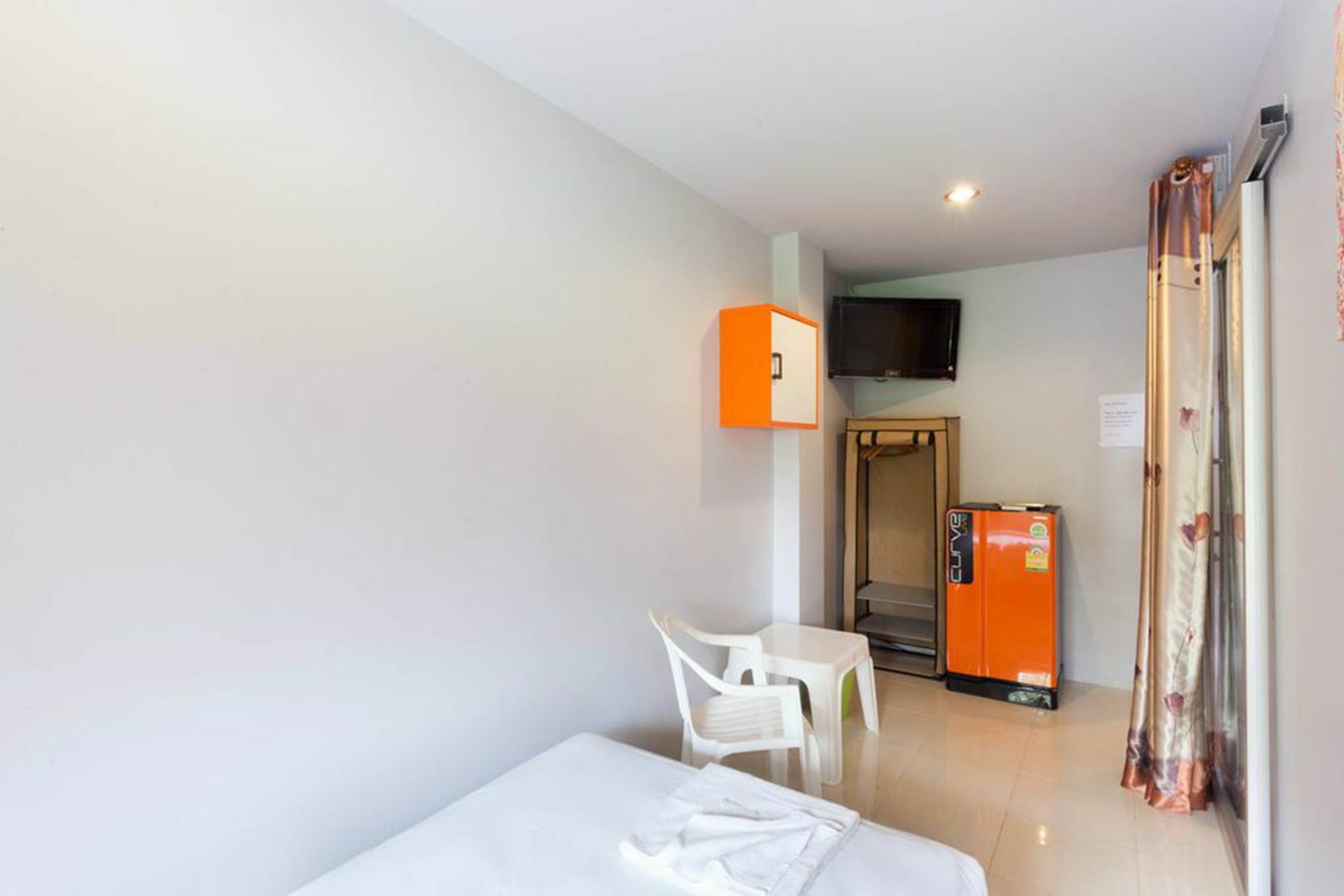 Luna Guesthouse And Travel Rawai Bagian luar foto
