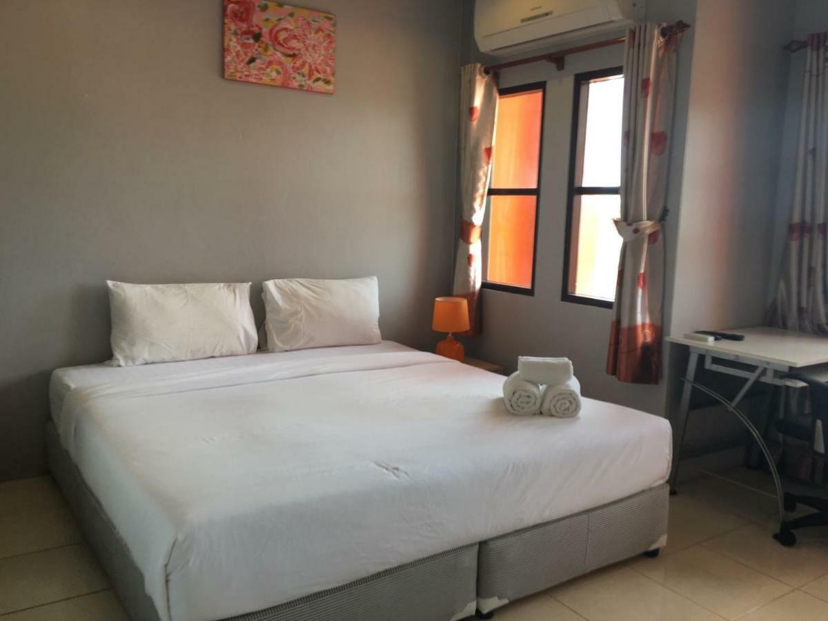 Luna Guesthouse And Travel Rawai Bagian luar foto