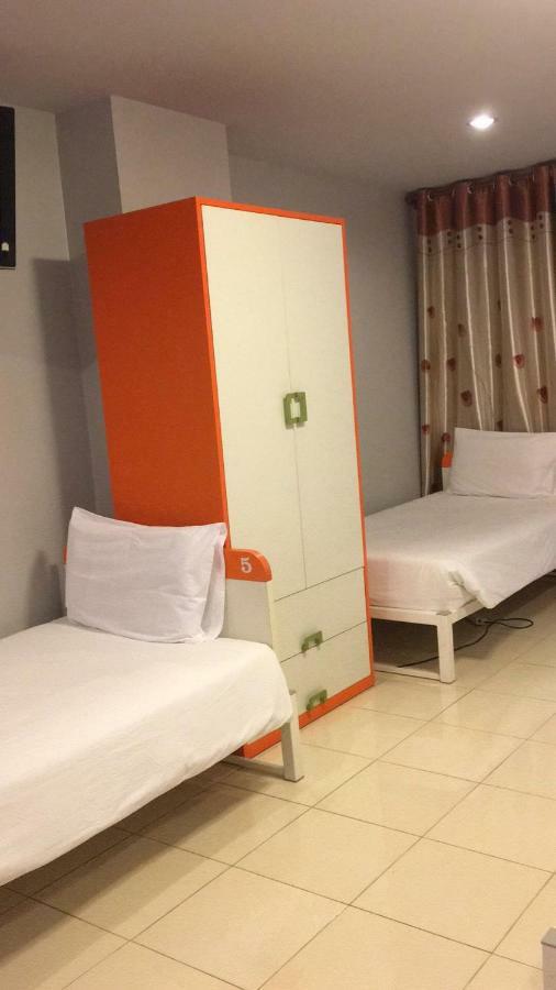 Luna Guesthouse And Travel Rawai Bagian luar foto